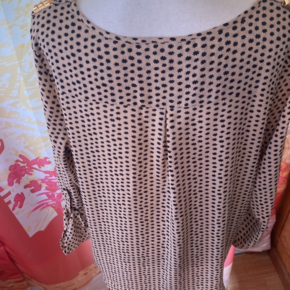 DRESS BARN XL BLACK & TAN 3/4 SLEEVES BLOUSE 100% POLYESTER V NECK - Picture 3 of 6